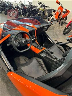 بولاريس Slingshot R